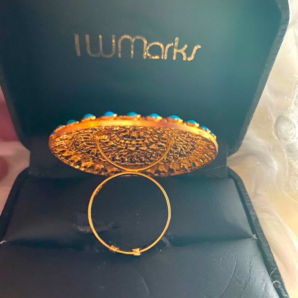 18K Solid Gold Ring - Picture 6 of 6